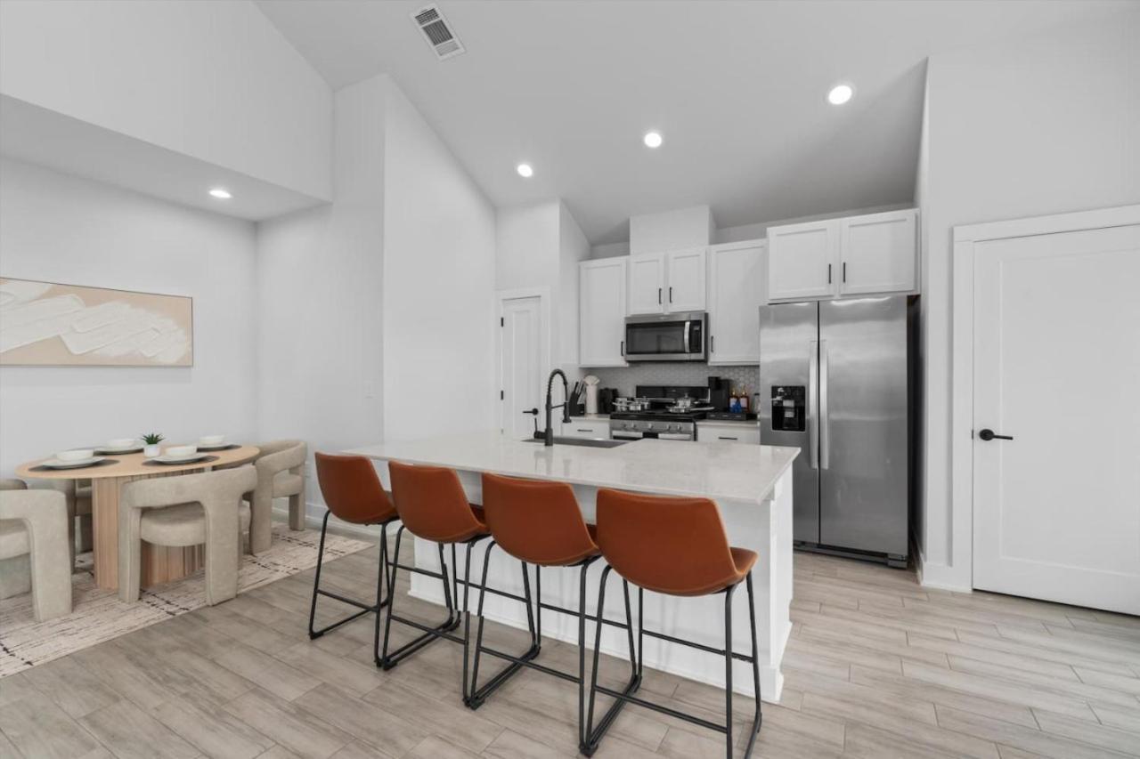 Holiday home Luxury Combined Homes - Downtown Access - Balcony *