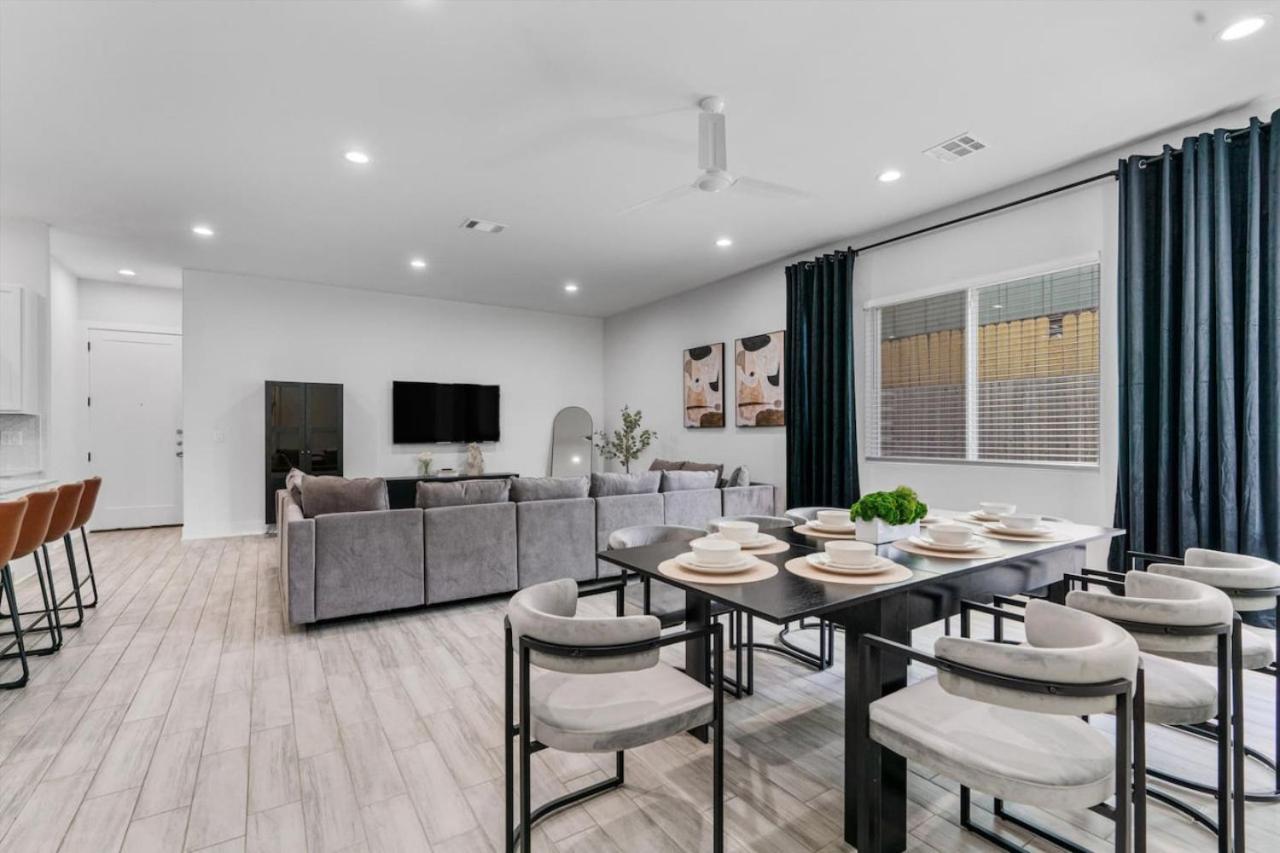 Luxury Combined Homes - Downtown Access - Balcony Holiday home