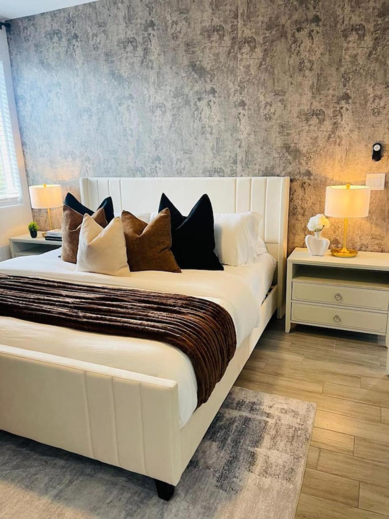 Holiday home Luxurious Hidden Gem - Downtown Access - Balcony *