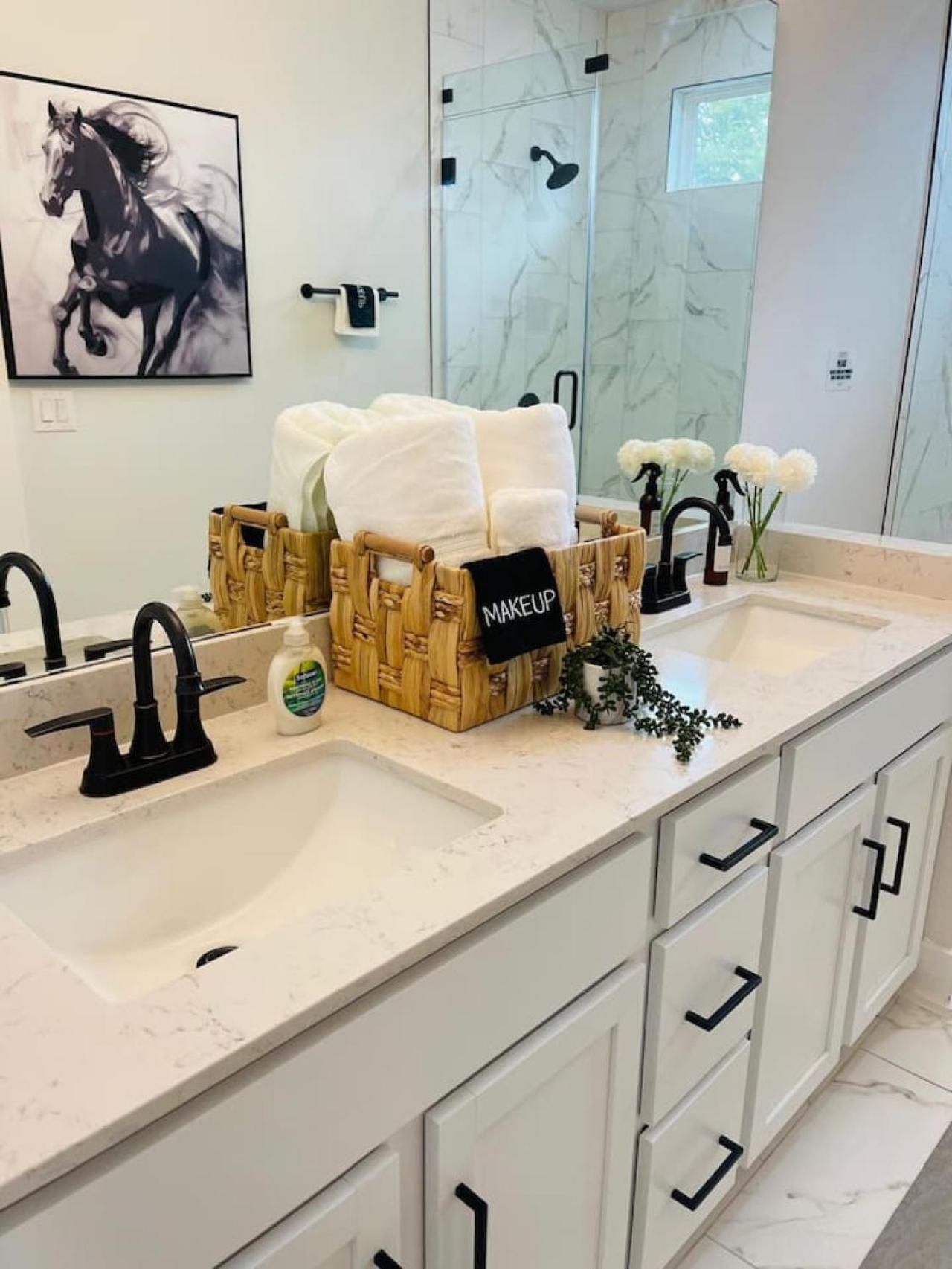 Luxurious Hidden Gem - Downtown Access - Balcony Austin