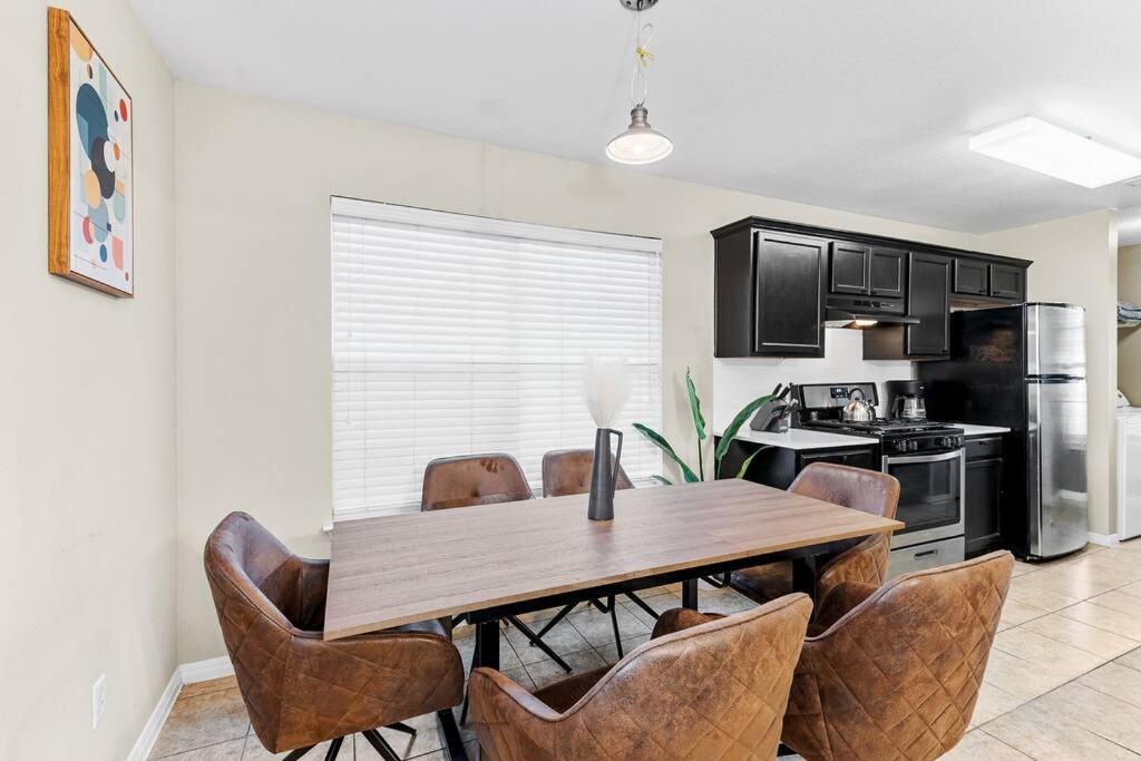 Beautiful Space - Yard - 10 Min From Dt Holiday home