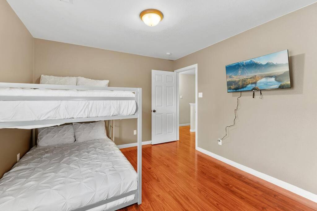 Holiday home Beautiful Space - Yard - 10 Min From Dt Austin