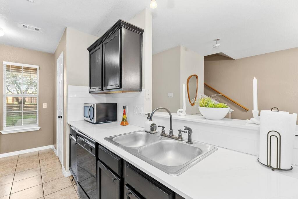 Beautiful Space - Yard - 10 Min From Dt Holiday home Austin