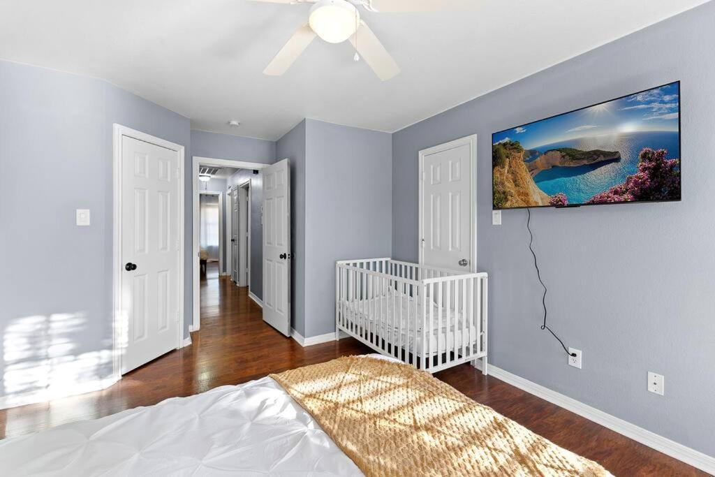 Holiday home Luxury - 10 Min From Dt - Sleeps 10 Austin