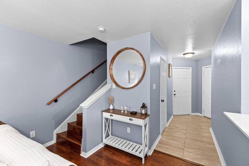Luxury - 10 Min From Dt - Sleeps 10 Holiday home Austin