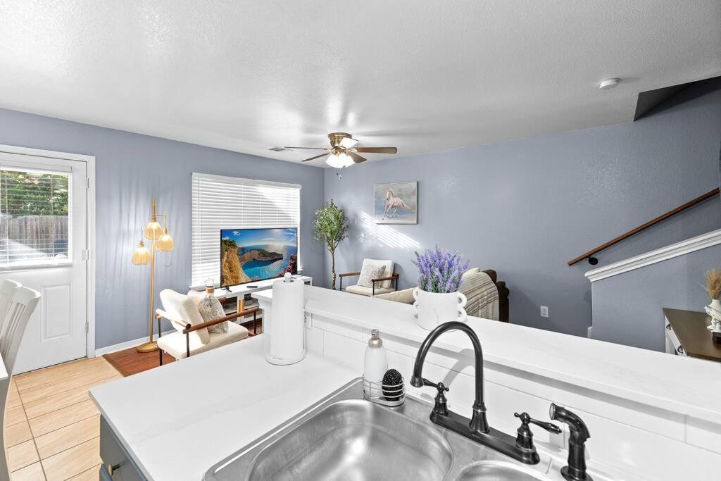Luxury - 10 Min From Dt - Sleeps 10 Austin