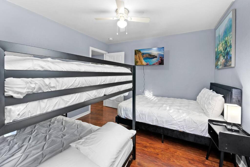 Luxury - 10 Min From Dt - Sleeps 10 * Austin