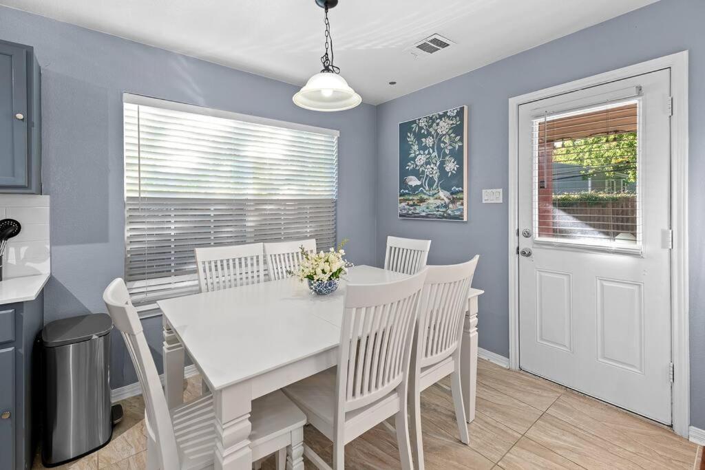 Luxury - 10 Min From Dt - Sleeps 10