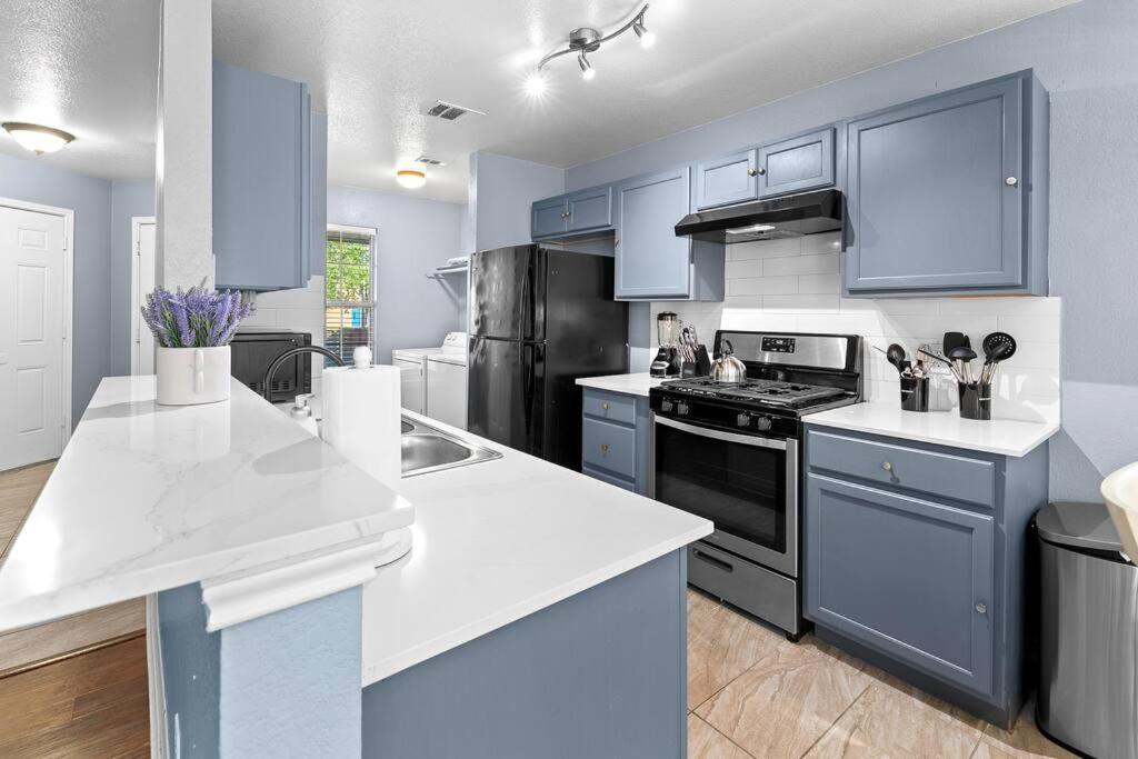 Luxury - 10 Min From Dt - Sleeps 10 Holiday home