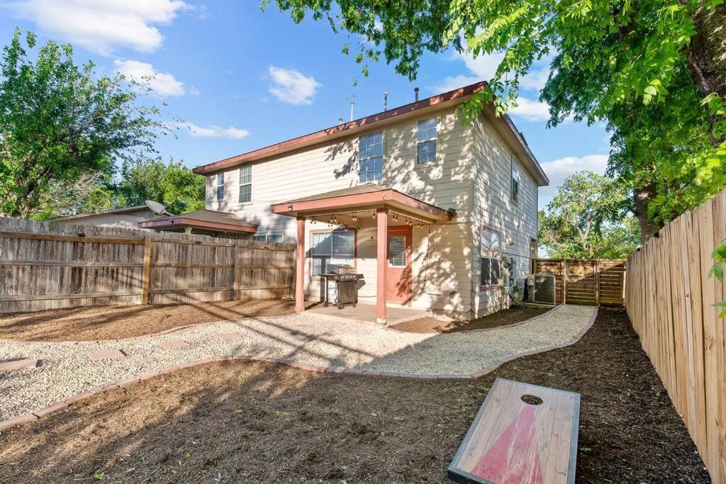 Luxury - 10 Min From Dt - Sleeps 10 Holiday home Austin