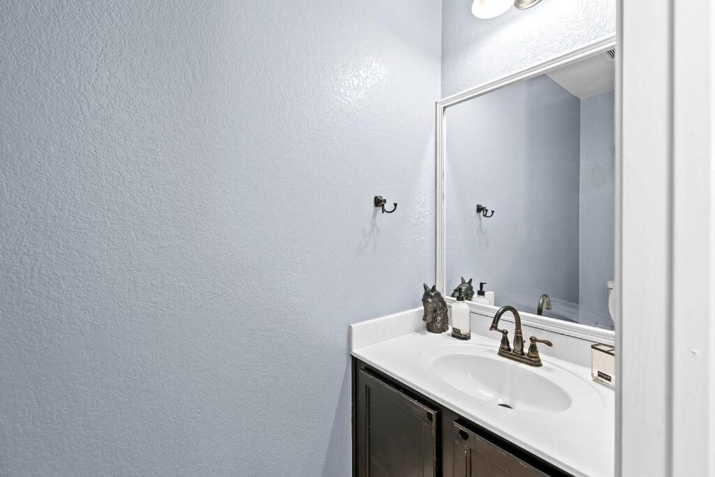 Luxury - 10 Min From Dt - Sleeps 10 Austin