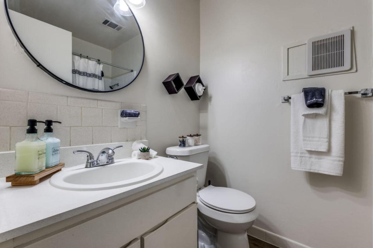 10 Min To Downtown Apartment Austin