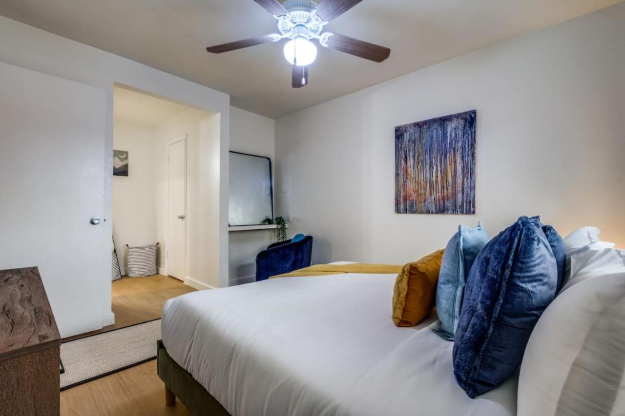 10 Min To Downtown Apartment
