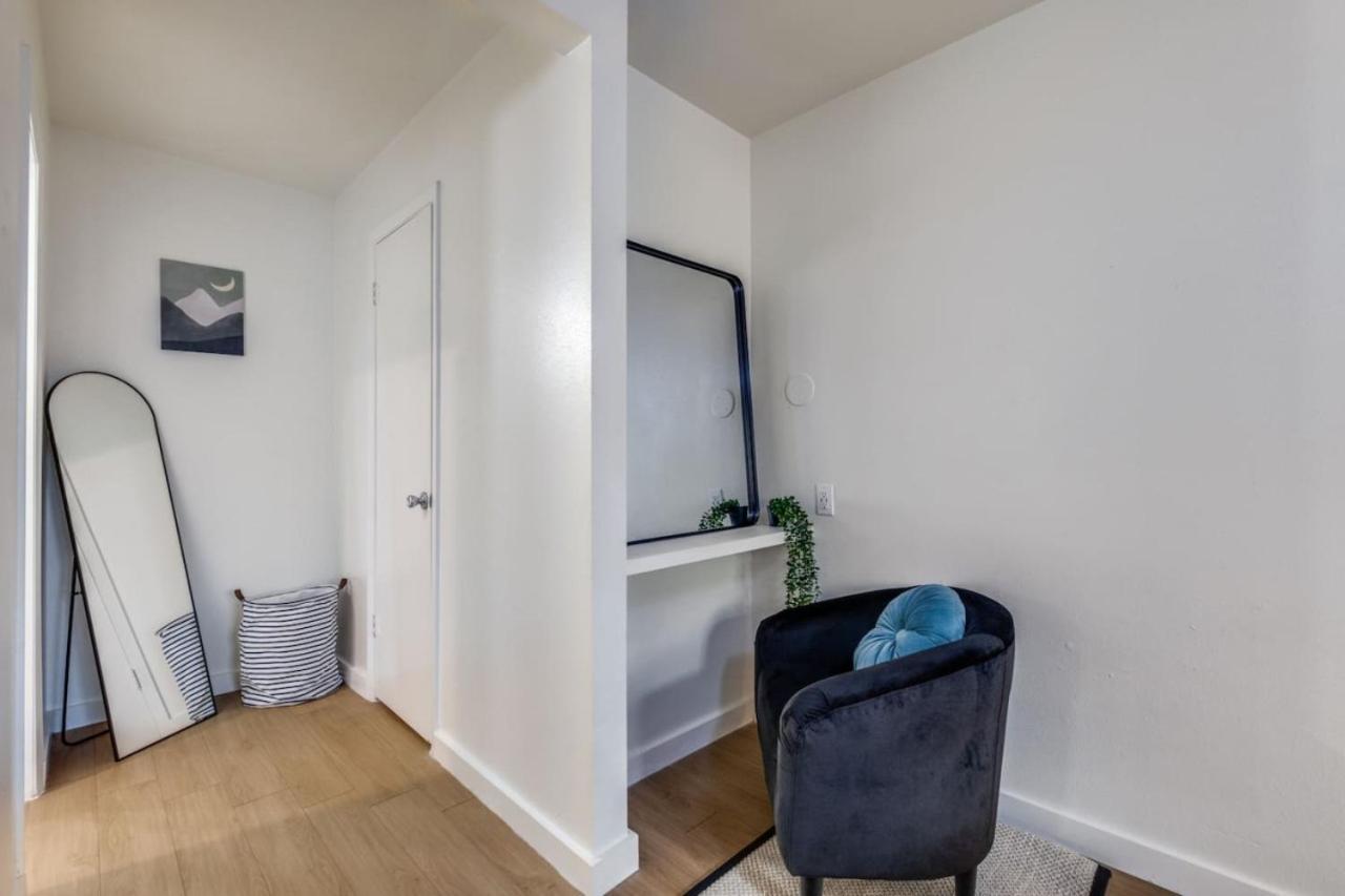 10 Min To Downtown Apartment