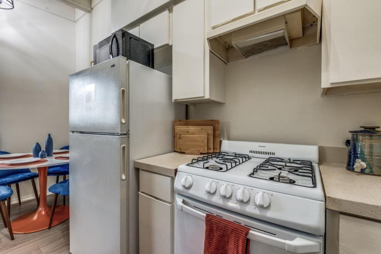 Modern Comfort Pet-friendly Apartment