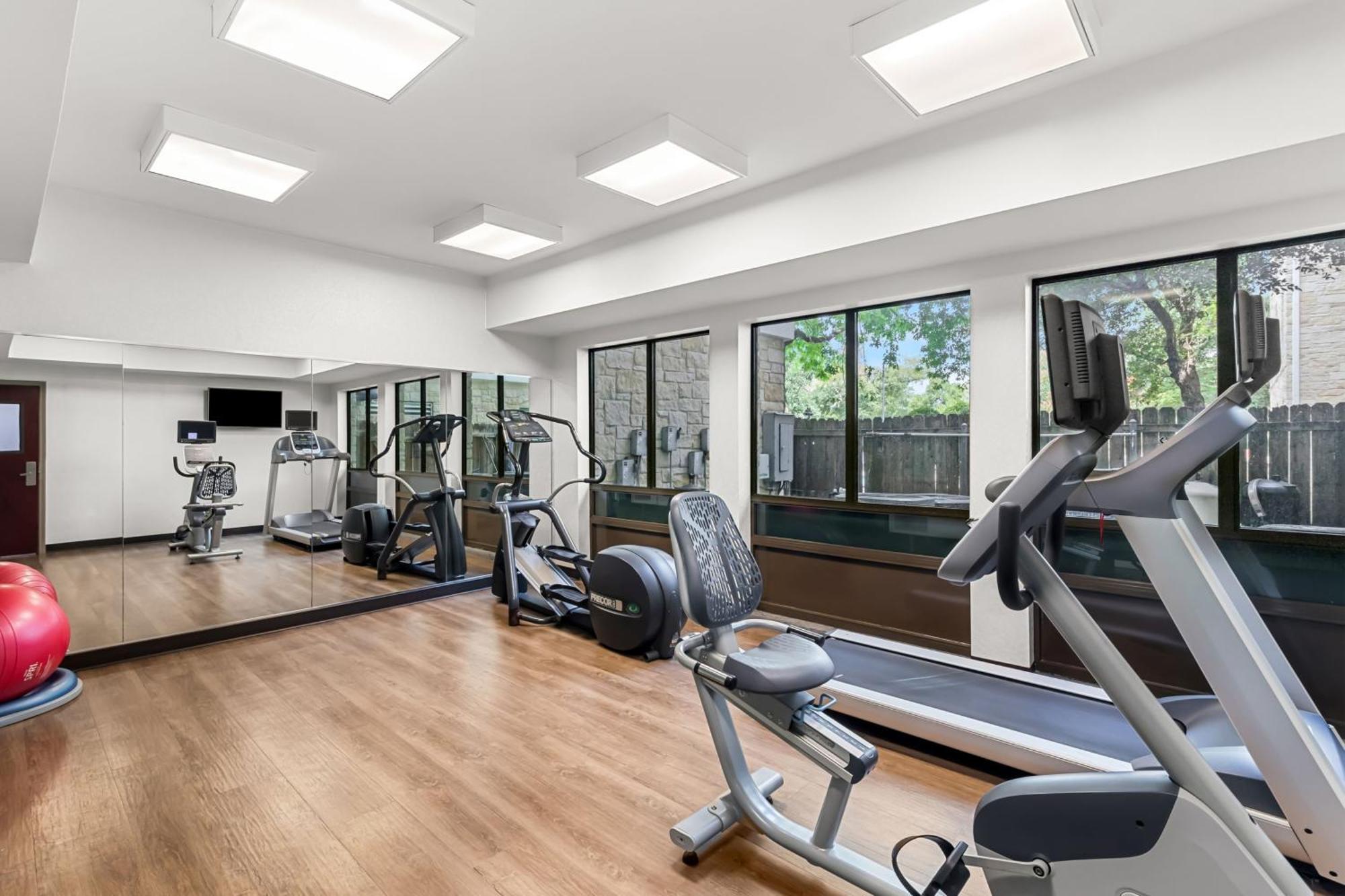 Express & Sw - Sunset Valley, And Ihg 3* Austin