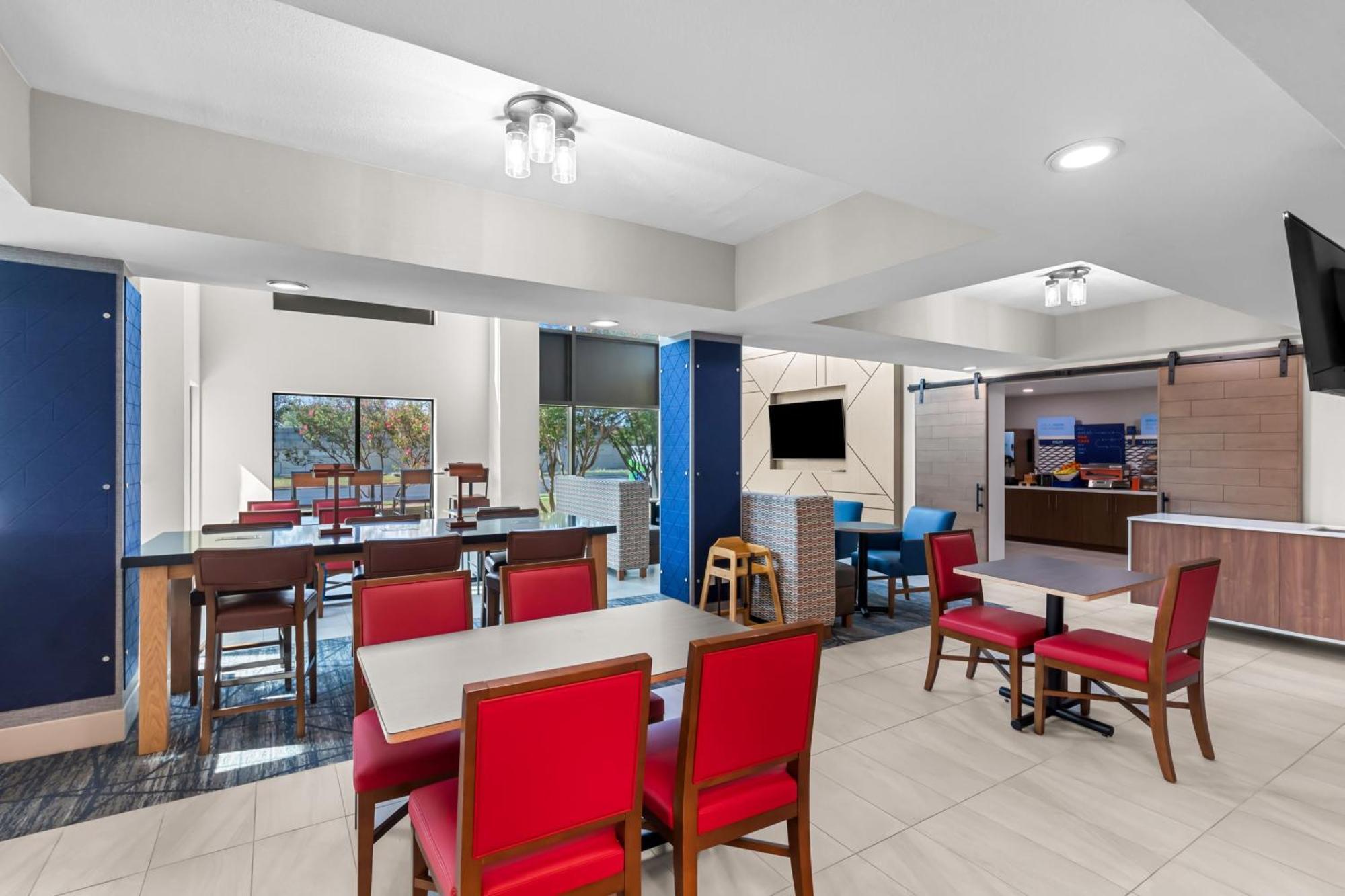 Express & Sw - Sunset Valley, And Ihg Hotel