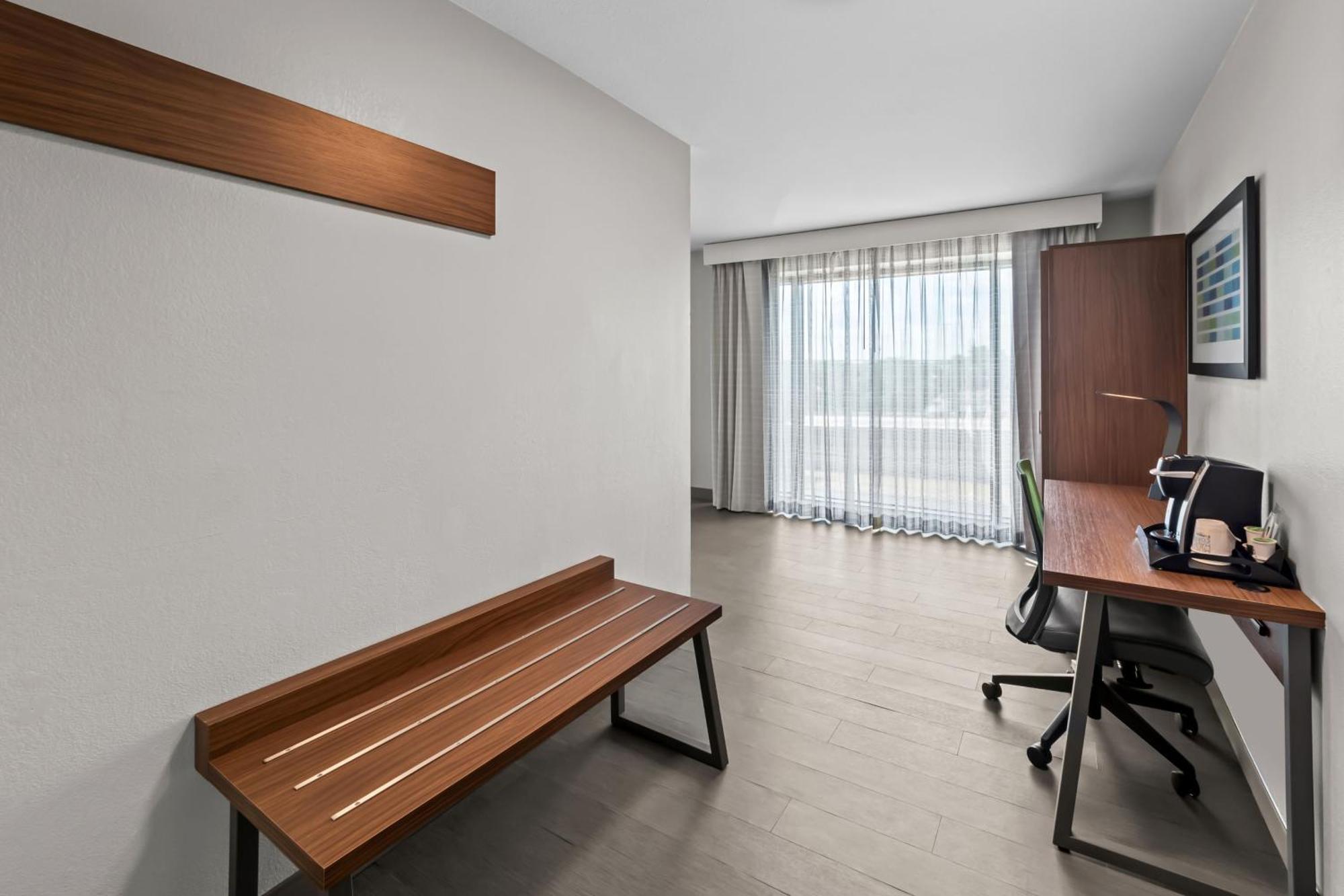 Express & Sw - Sunset Valley, And Ihg Hotel Austin