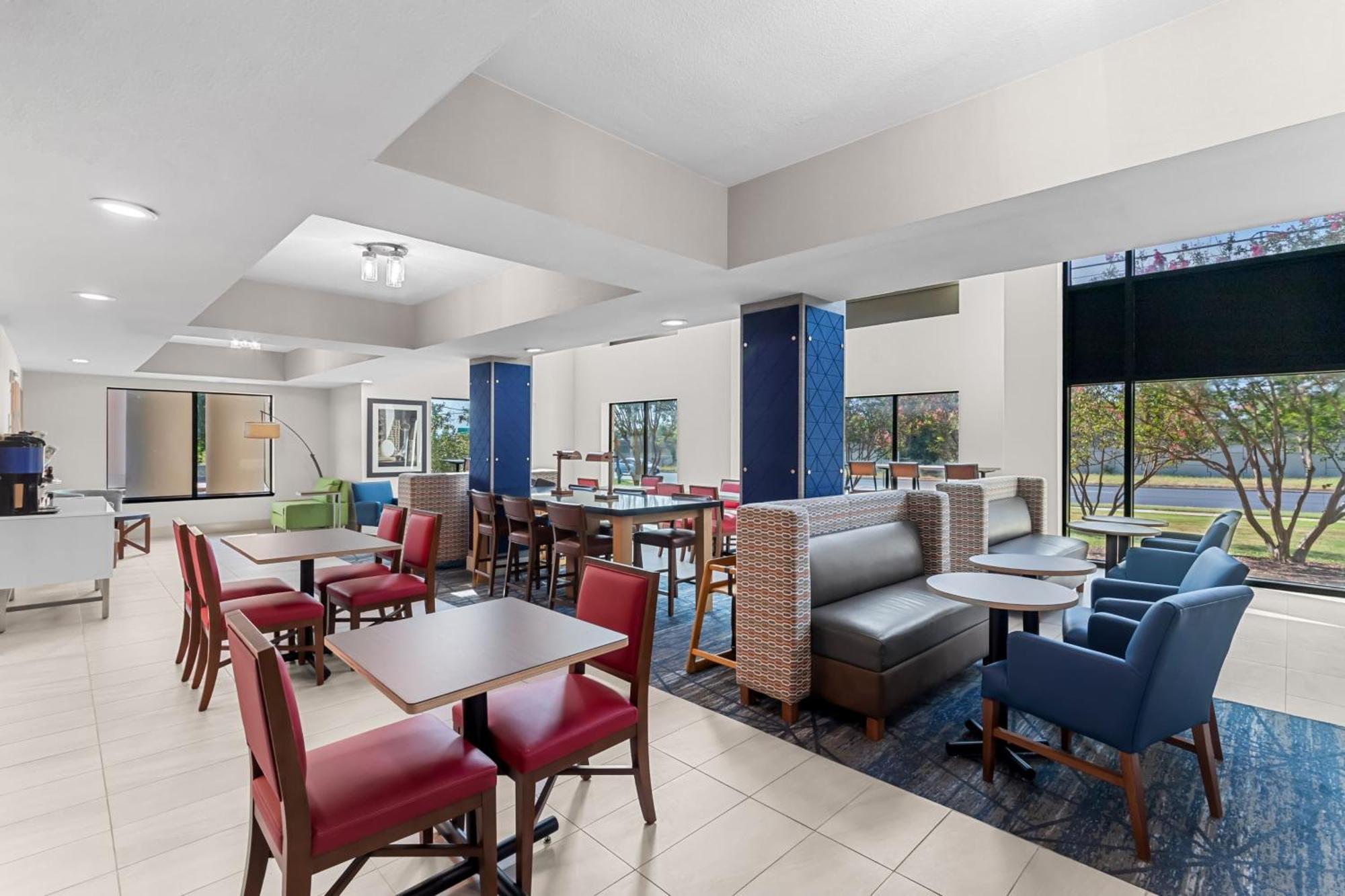 Express & Sw - Sunset Valley, And Ihg Hotel