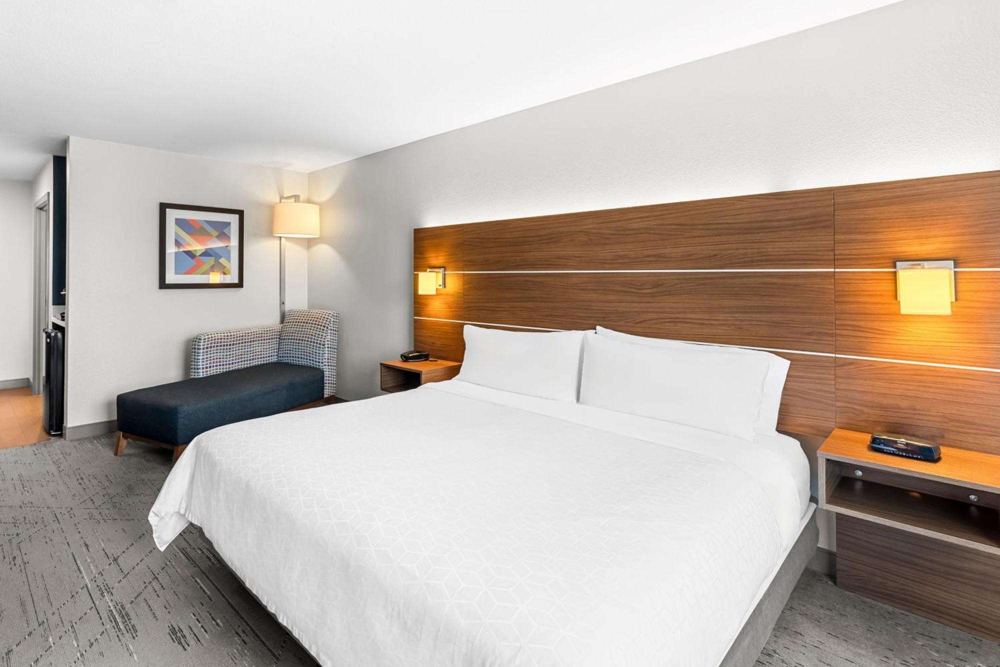 Express & Sw - Sunset Valley, And Ihg Hotel
