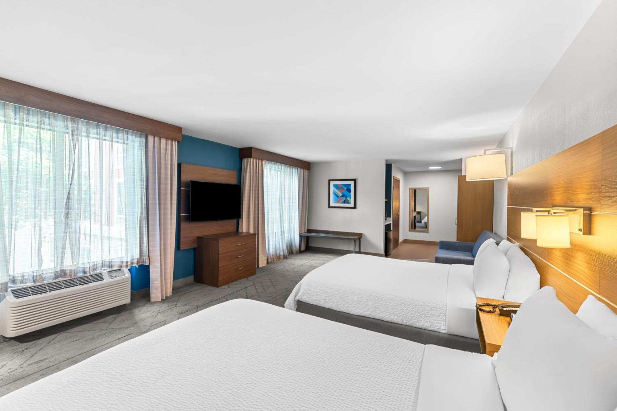 Express & Sw - Sunset Valley, And Ihg Hotel 3*