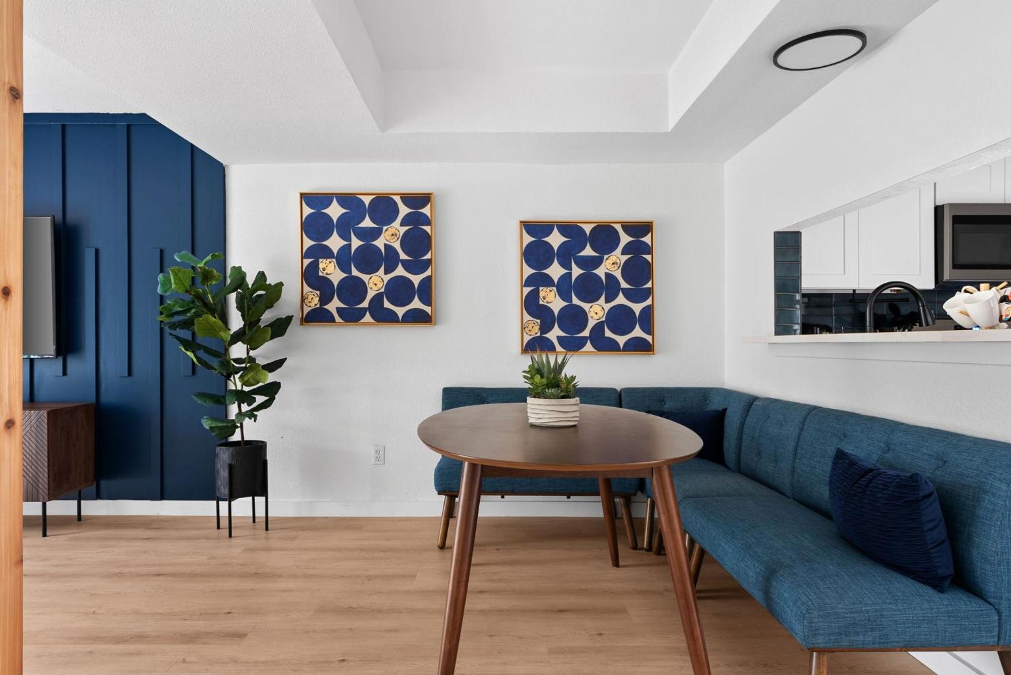 Fast Wifi, Desks - Soco, Dt, Zilker *