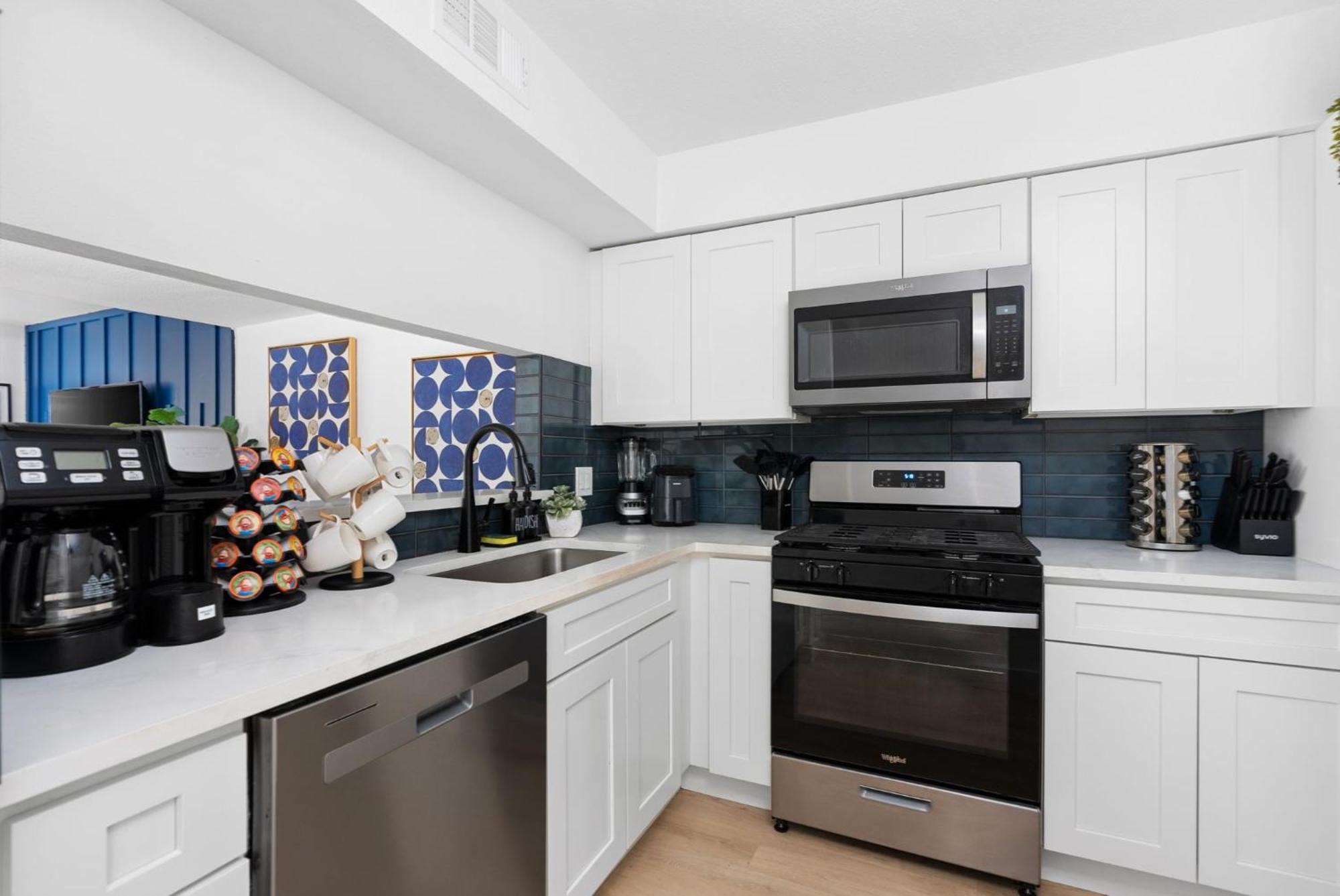 Fast Wifi, Desks - Soco, Dt, Zilker Austin