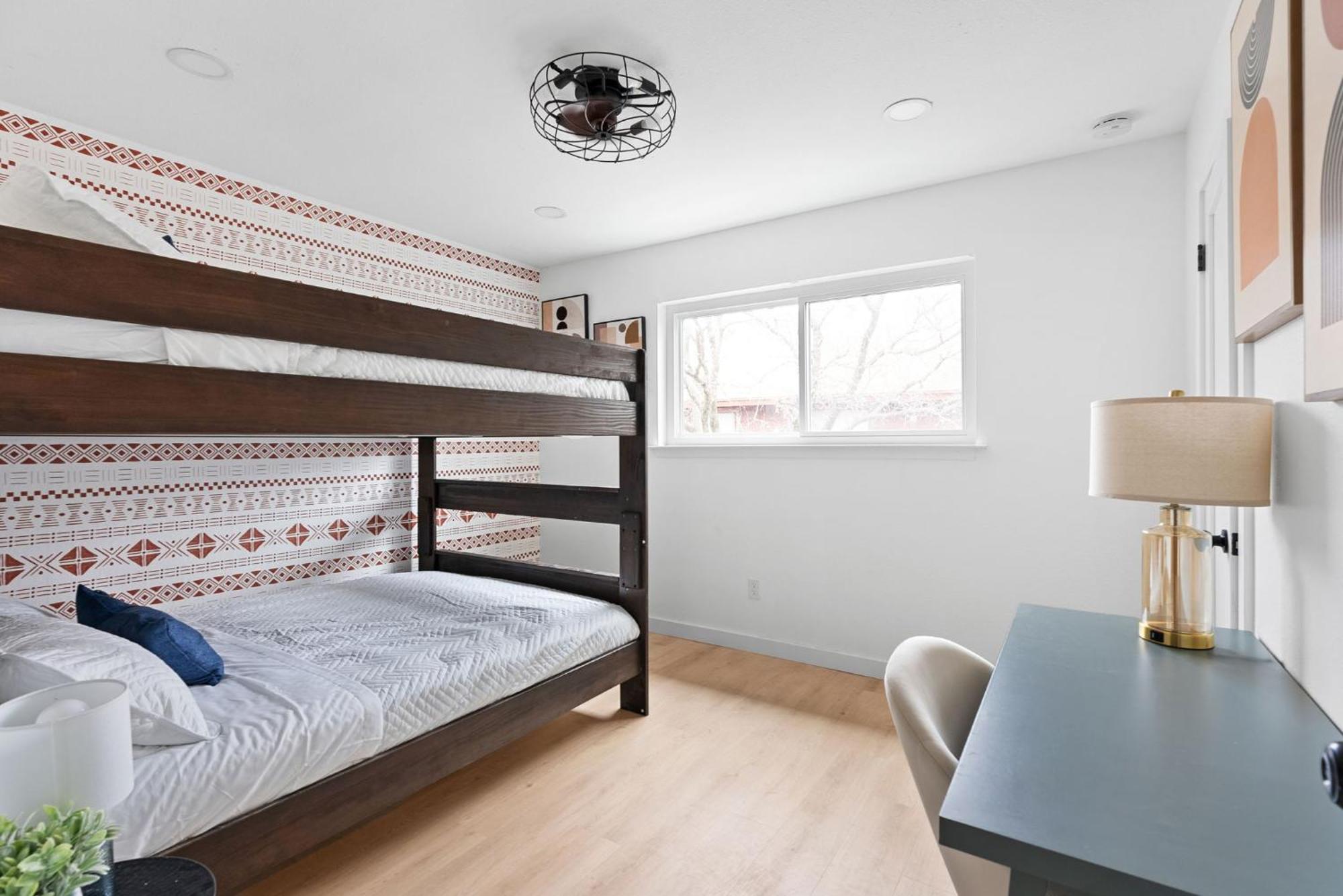 Fast Wifi, Desks - Soco, Dt, Zilker Apartment