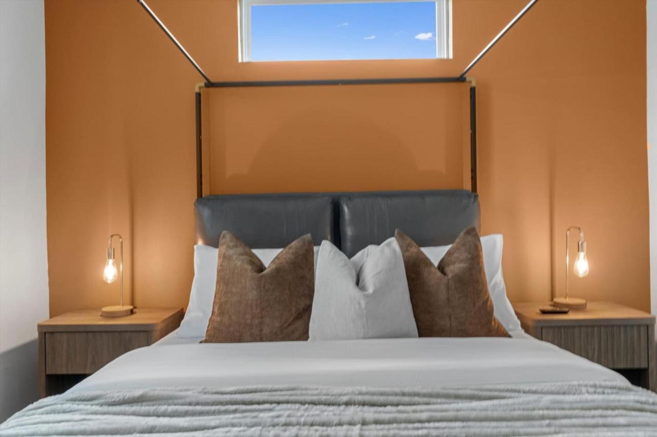 Mega Sized Luxury - Up To 24 Ppl - Downtown Access