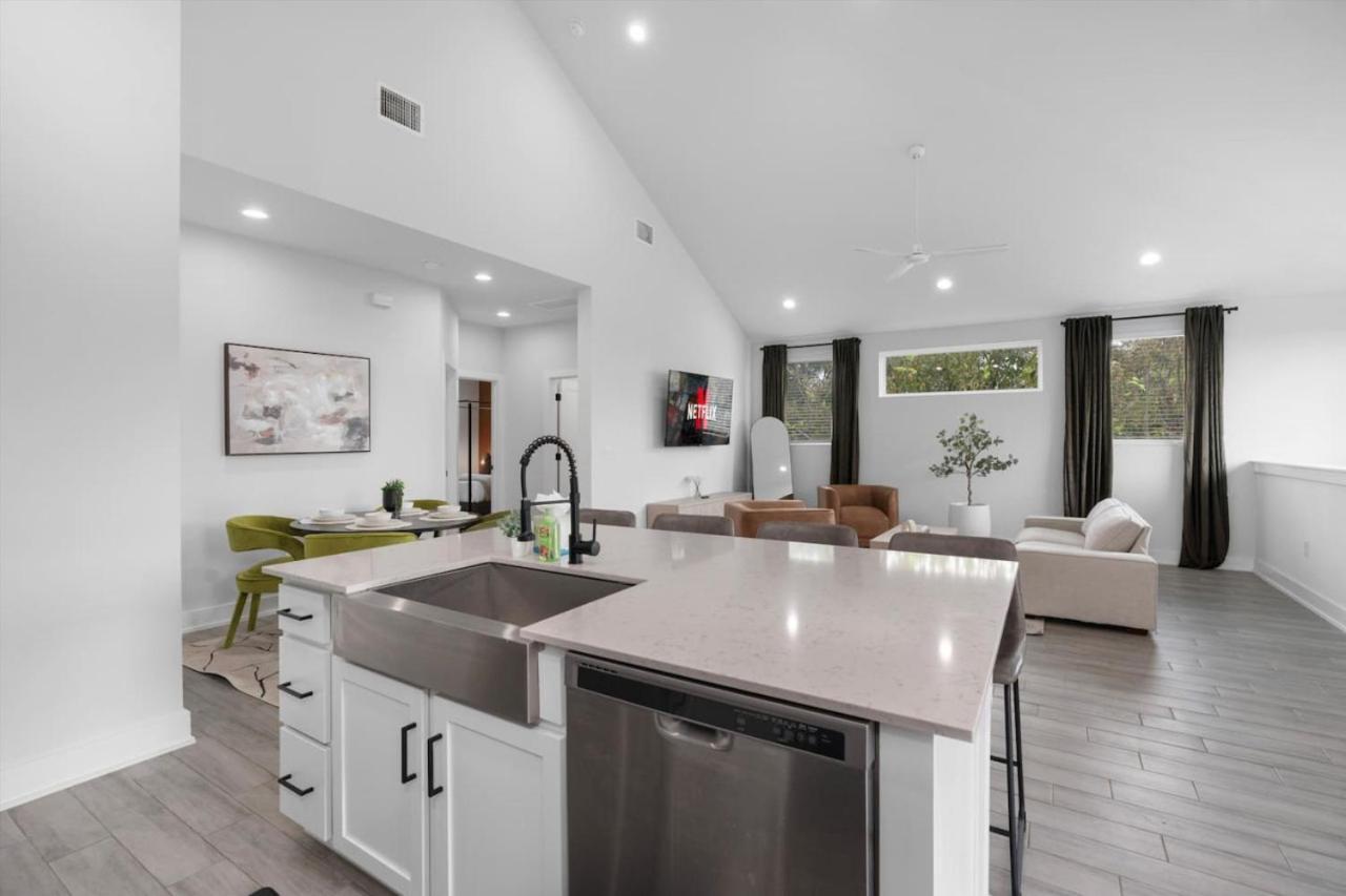 Mega Sized Luxury - Up To 24 Ppl - Downtown Access Holiday home