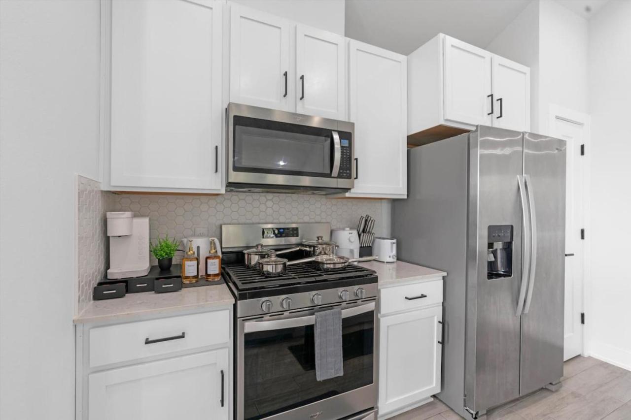 Holiday home Mega Sized Luxury - Up To 24 Ppl - Downtown Access Austin