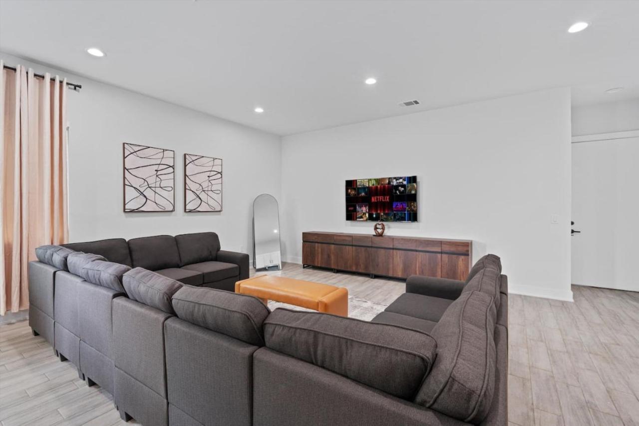 Mega Sized Luxury - Up To 24 Ppl - Downtown Access *