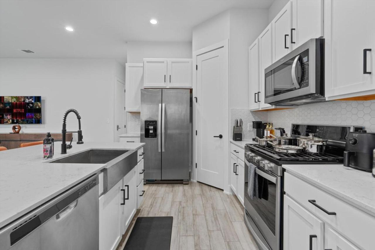 Mega Sized Luxury - Up To 24 Ppl - Downtown Access Holiday home
