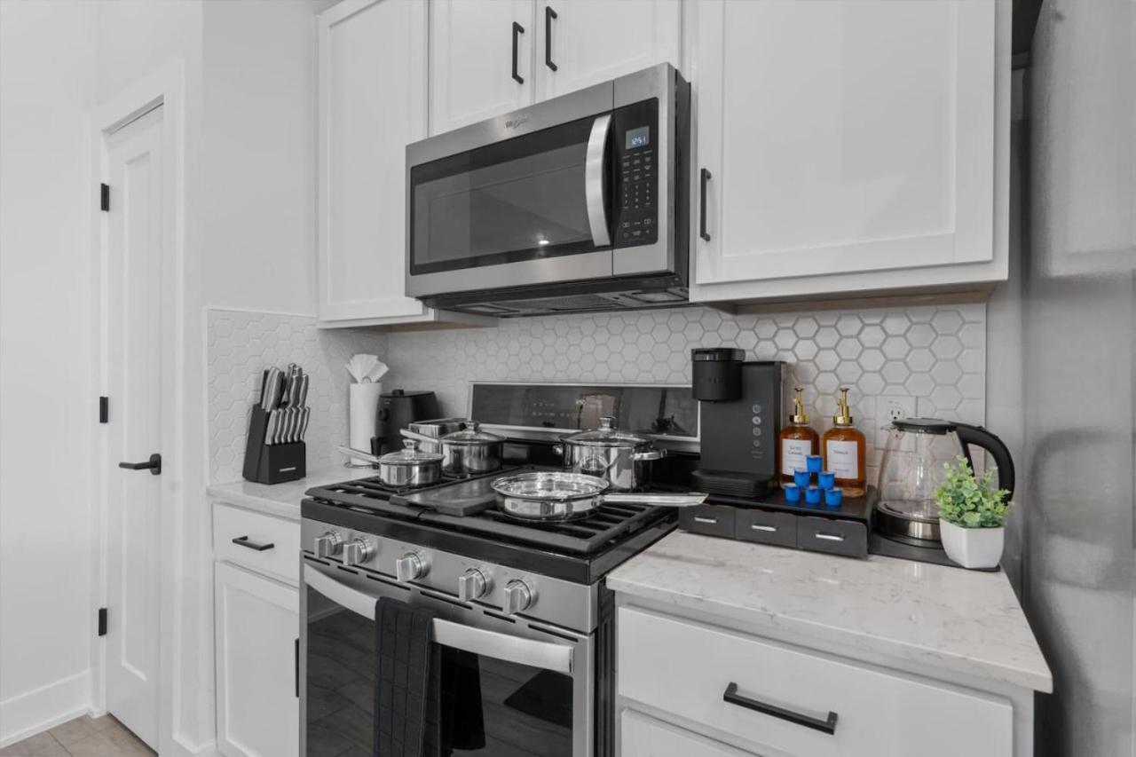 Holiday home Mega Sized Luxury - Up To 24 Ppl - Downtown Access Austin