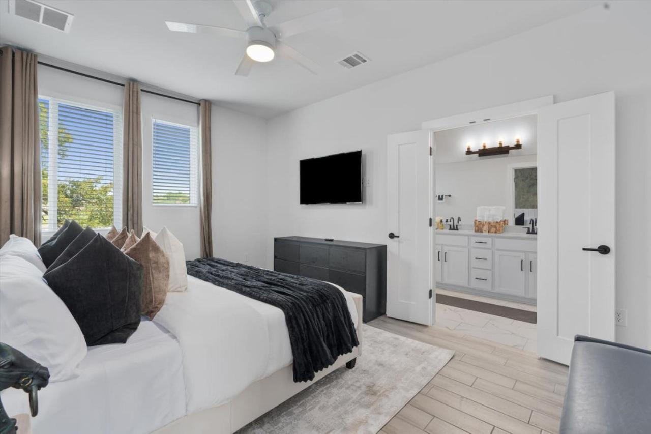 Mega Sized Luxury - Up To 24 Ppl - Downtown Access Austin