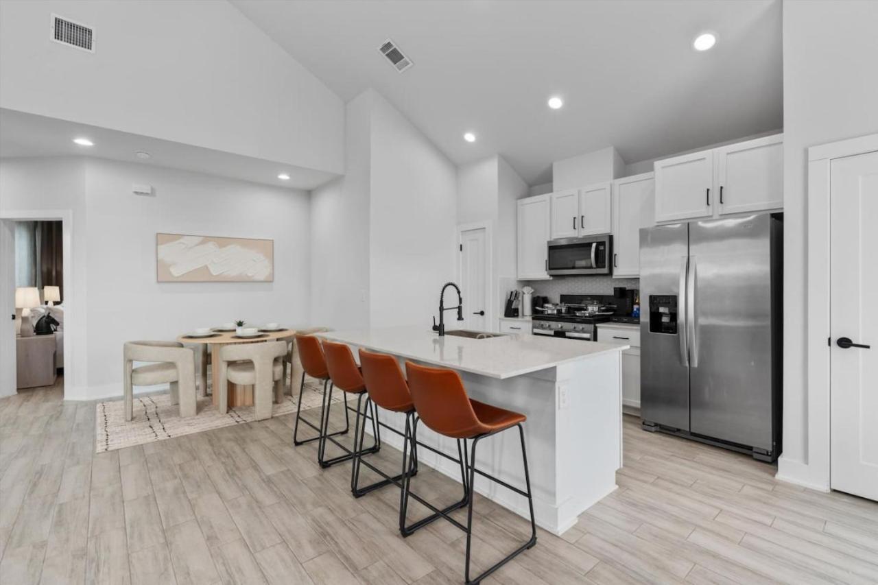 Mega Sized Luxury - Up To 24 Ppl - Downtown Access Holiday home