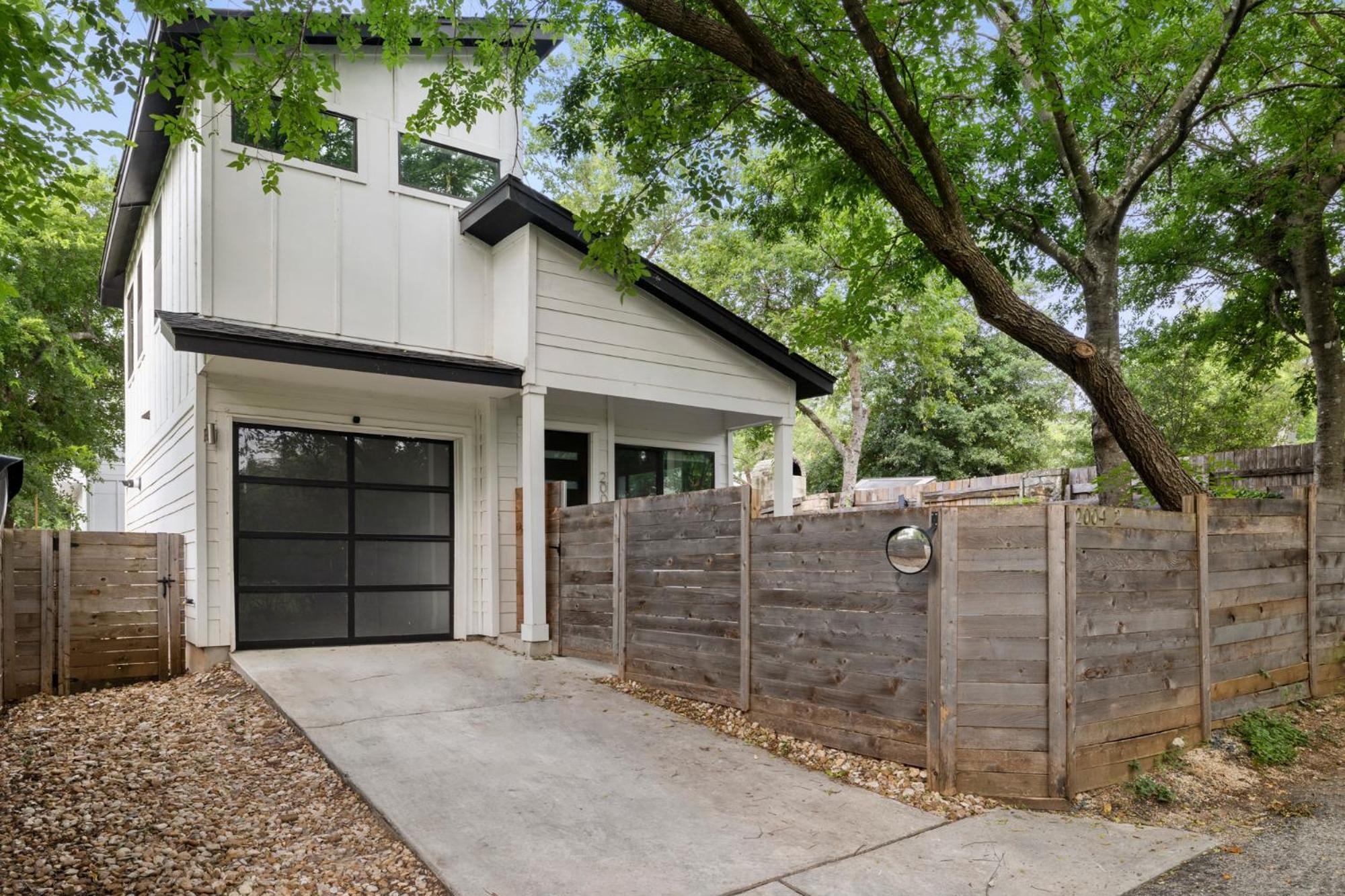 East Side Haven - Blocks From Local Food Legends * Austin