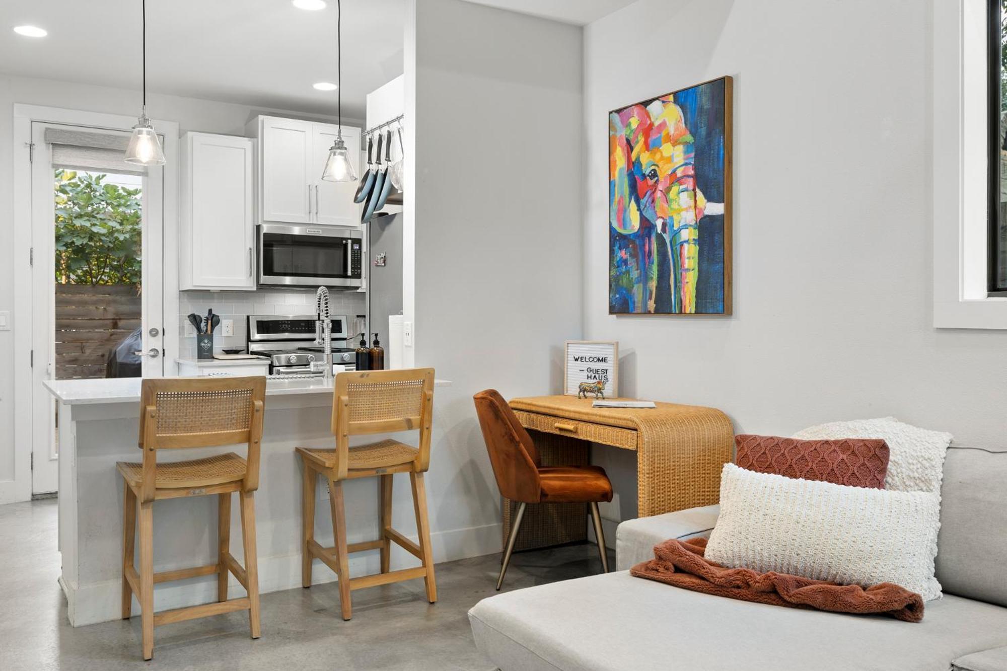 Holiday home East Side Haven - Blocks From Local Food Legends