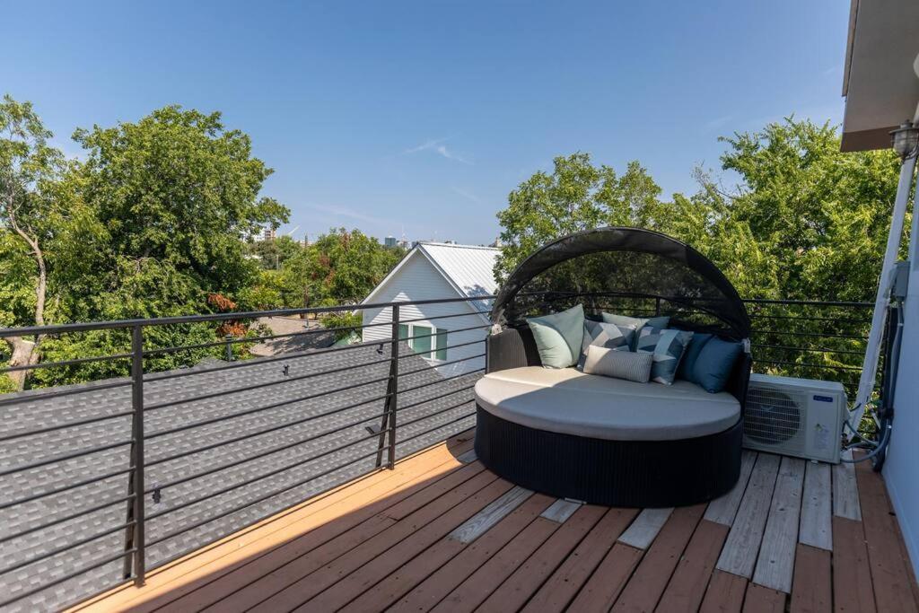 Luxury Modern In Dt Holiday home