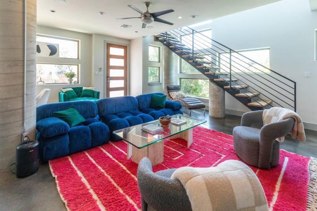 Luxury Modern In Dt Holiday home Austin