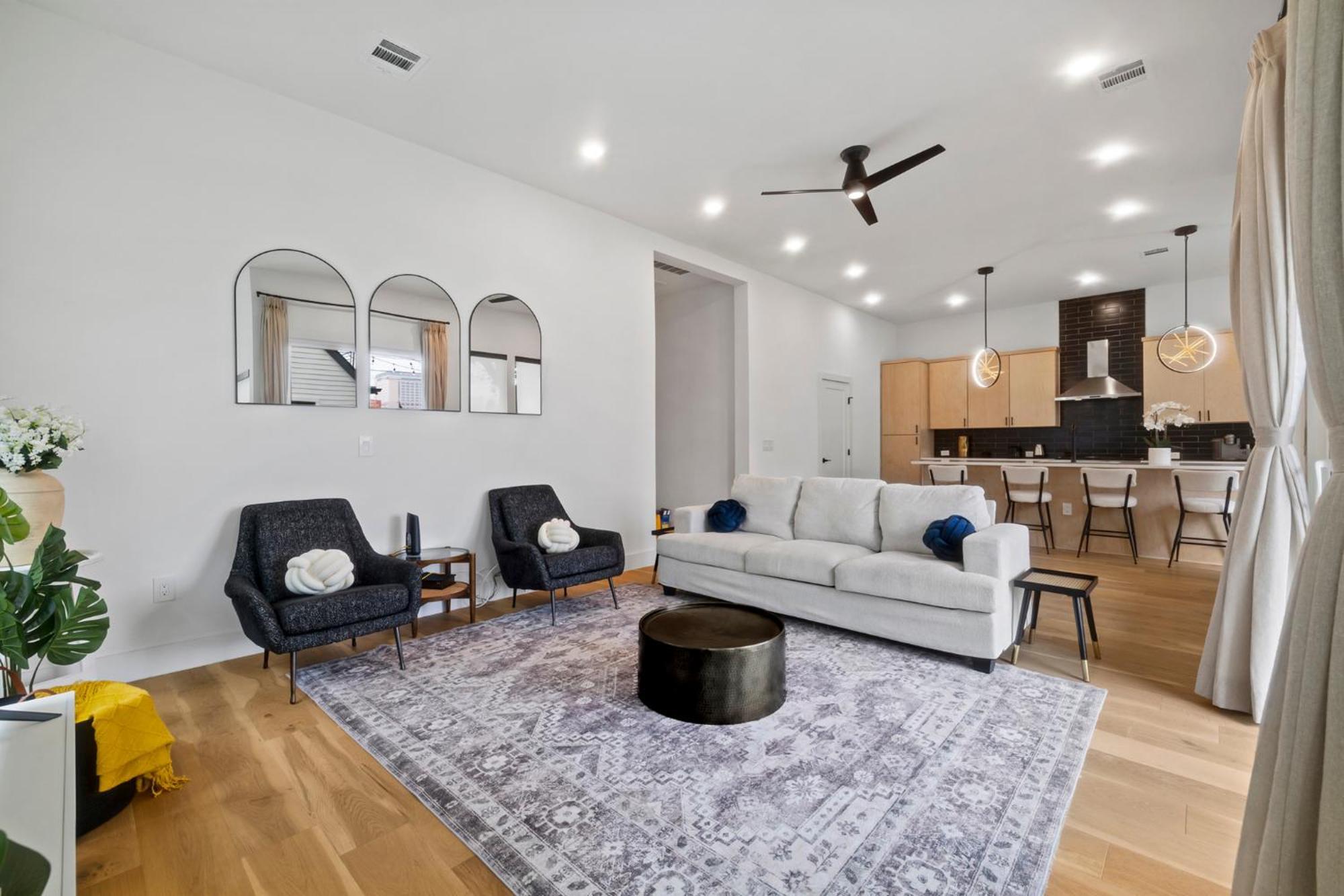 Rainey St Retreat - Cowboy Pool & Urban Chic Holiday home *