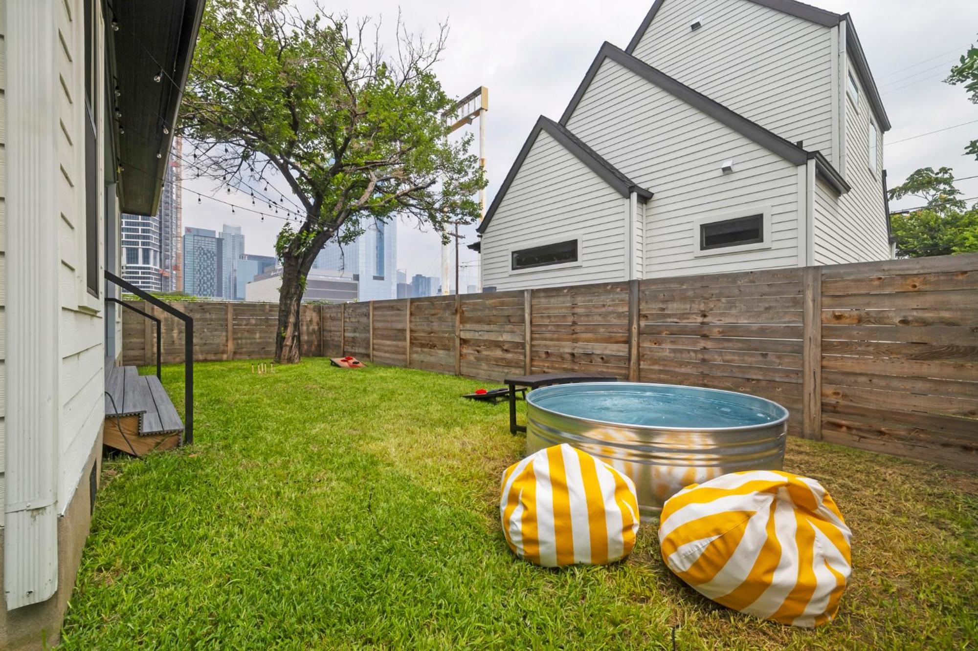Holiday home Rainey St Retreat - Cowboy Pool & Urban Chic Austin