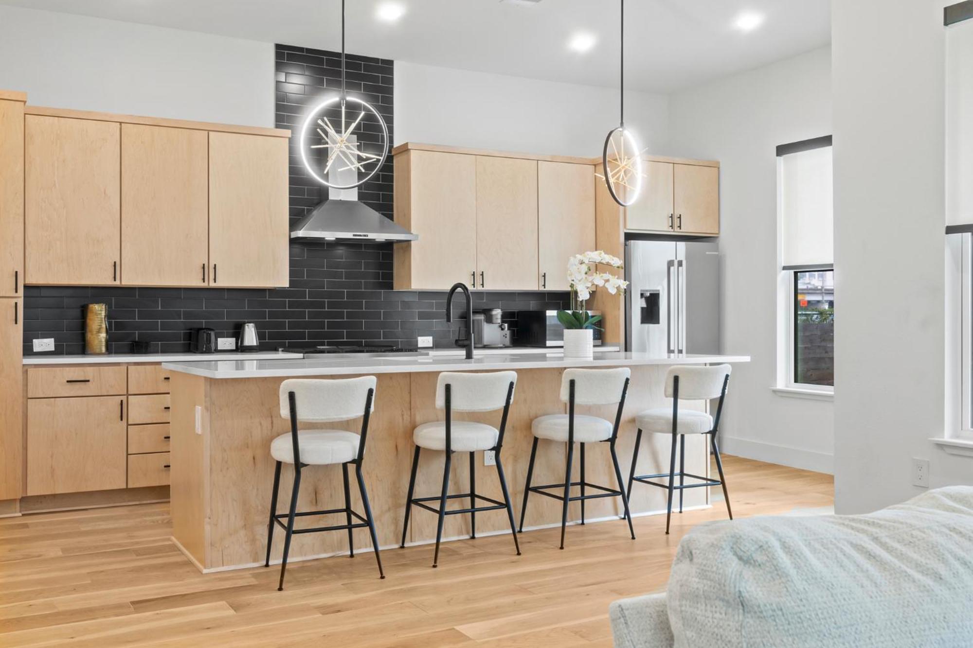 Rainey St Retreat - Cowboy Pool & Urban Chic Austin