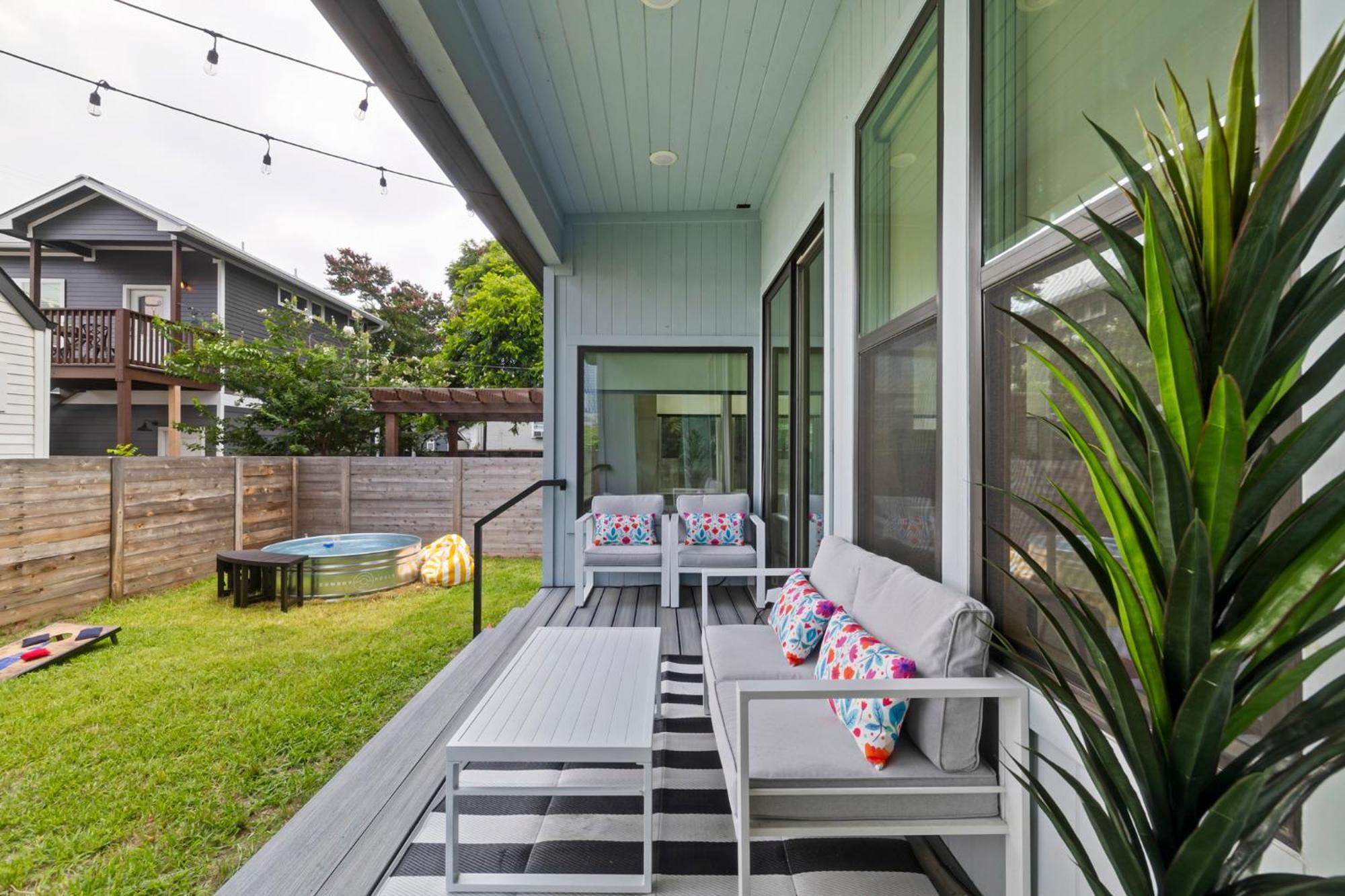Rainey St Retreat - Cowboy Pool & Urban Chic