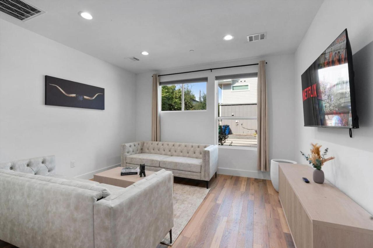 Mins To Downtown- Formula 1 - Acl Holiday home