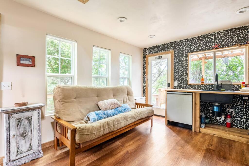 Cozy Coop Casita - Travis-hot Tub-tiny House