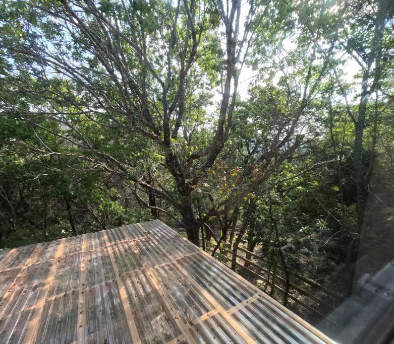 Cozy Coop Casita - Travis-hot Tub-tiny House Holiday home Austin