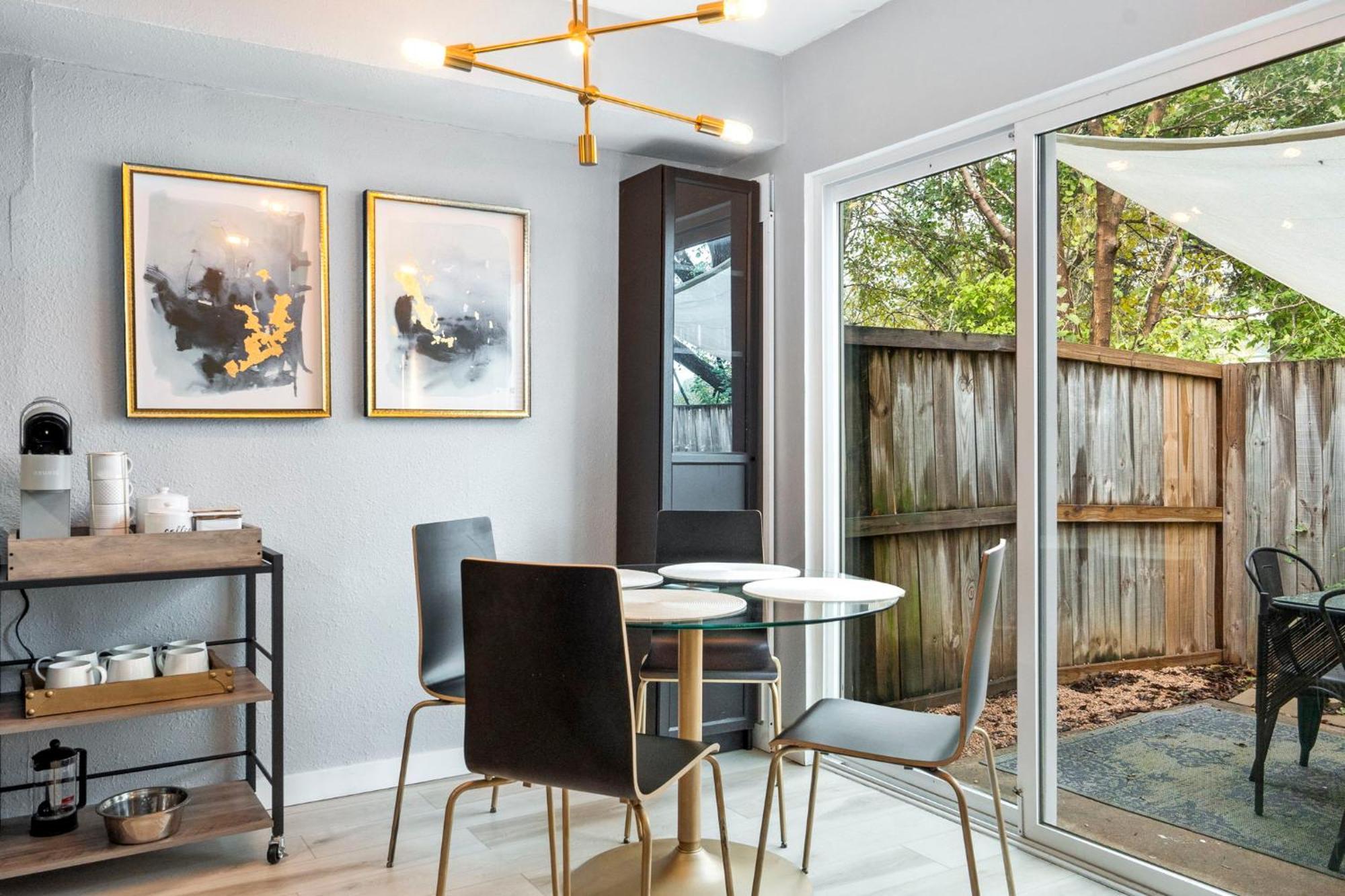 Apartment Charming South Lamar Hideaway - Near Zilker & Soco *