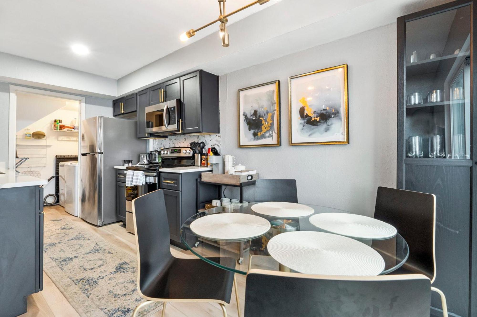 Charming South Lamar Hideaway - Near Zilker & Soco Apartment