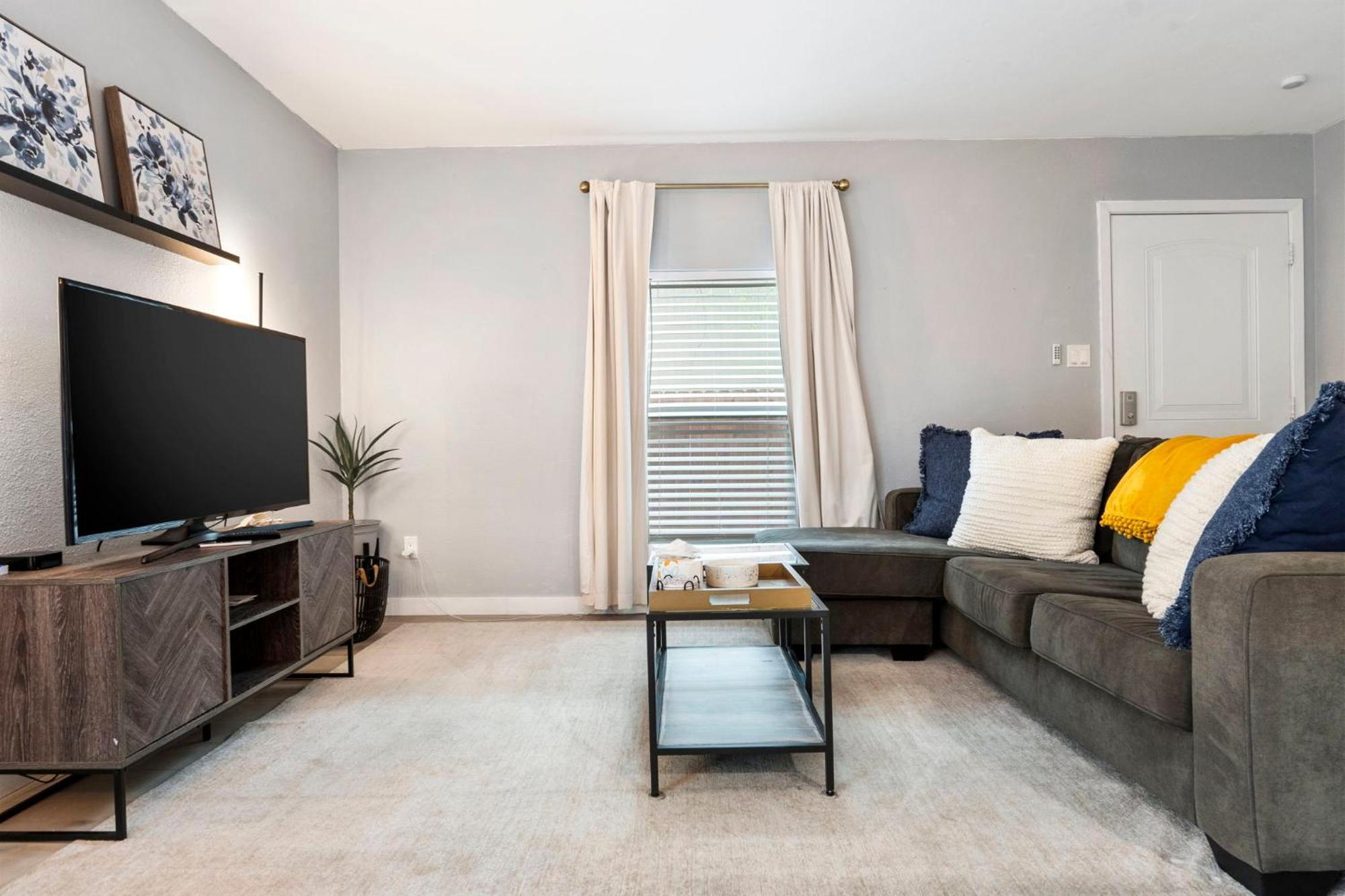 Charming South Lamar Hideaway - Near Zilker & Soco * Austin